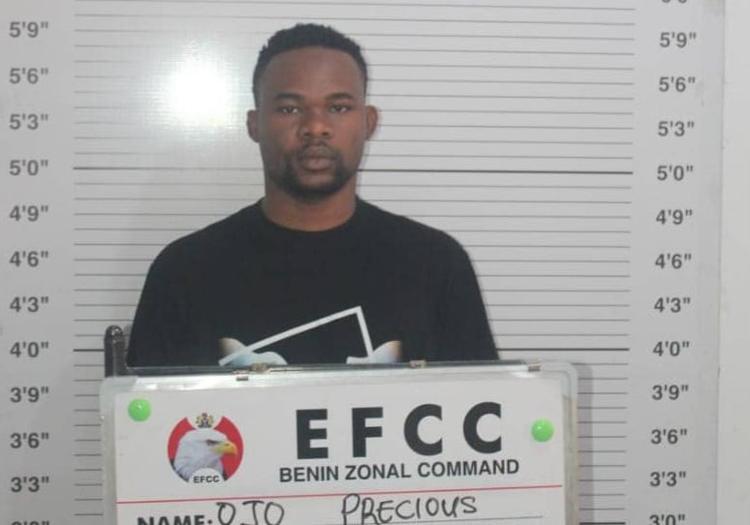 Delta: EFCC arrests 'Yahoo boy' in his hotel over alleged $268,000 fraud